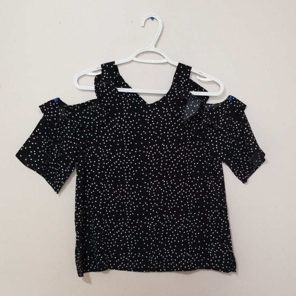 Shouldet Cut-out frilled blouse